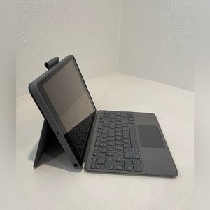 Logitech - Combo Touch Keyboard Folio for Apple iPad